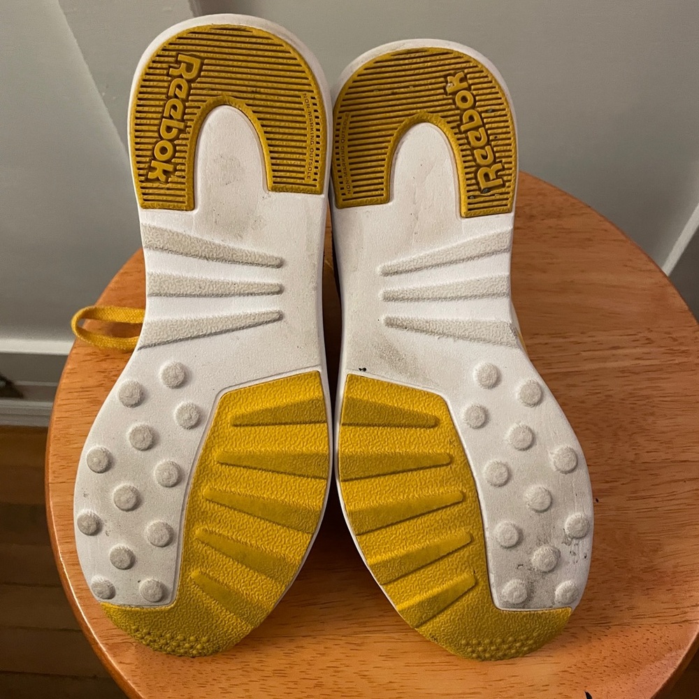 REEBOK // Golden Yellow Athletic Shoes Sneakers women 8.5 - Picture 10 of 10